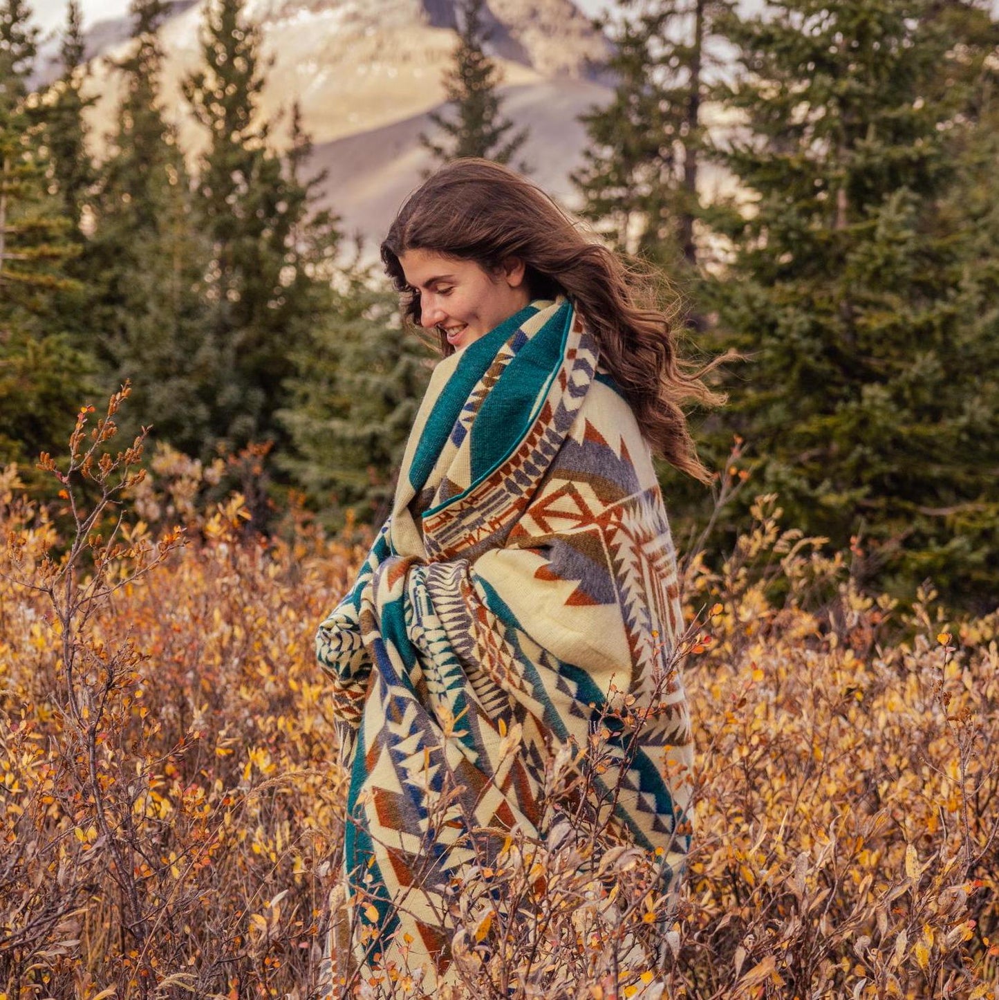 Alpaca blanket - Juneau - Art Andina - Alpaca wool blanket in Queen Size | Reversible Aztec Throw Blanket with Native Design | Southwestern Blanket Boho | Large wool Blanket