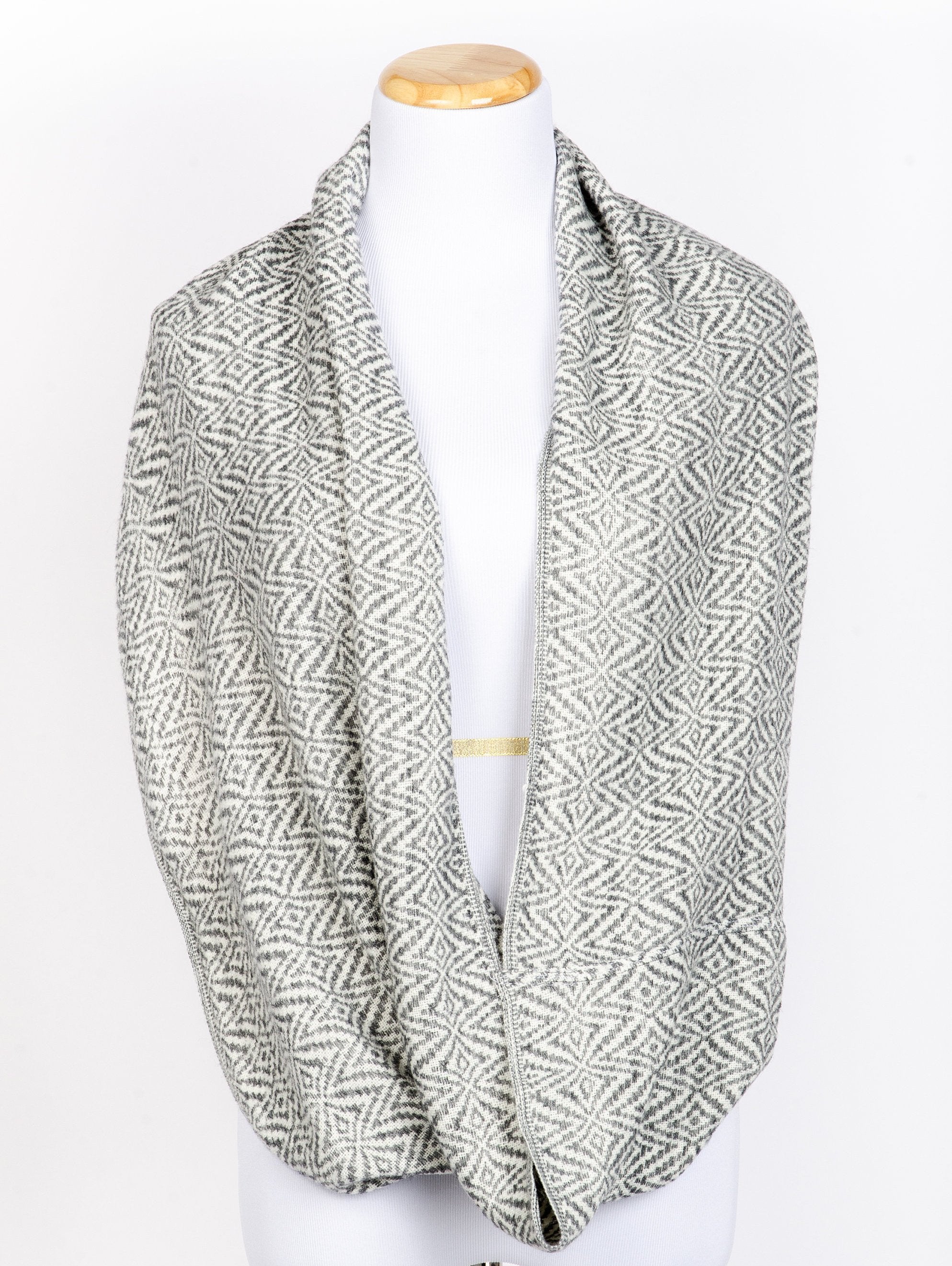 小物 KHOKI Intrarsia - knit muffler White IMG_8238_1200x1200.jpg?v=