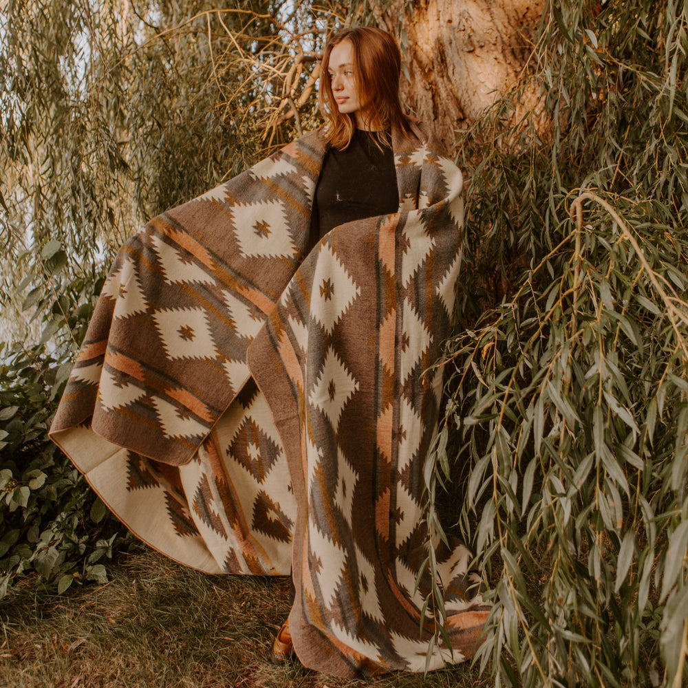
                  
                    Alpaca Blanket - Cadiz - Art Andina - Alpaca Blanket - Cadiz
                  
                