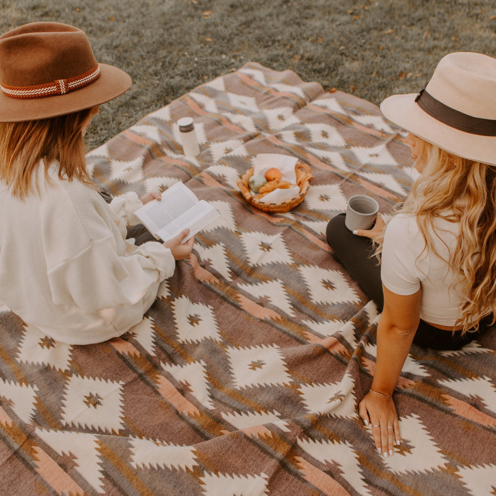 
                  
                    Alpaca Blanket - Cadiz - Art Andina - Alpaca Blanket - Cadiz
                  
                