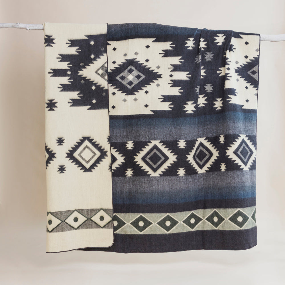 
                  
                    Alpaca queen blanket - Oslo - Art Andina - Alpaca queen blanket - Oslo
                  
                