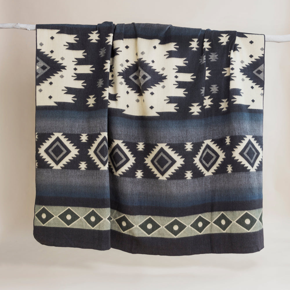 
                  
                    Alpaca queen blanket - Oslo - Art Andina - Alpaca queen blanket - Oslo
                  
                