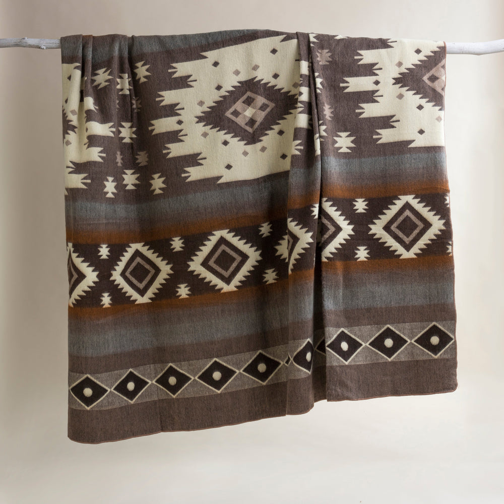 
                  
                    Alpaca queen blanket - Quito - Art Andina - Alpaca queen blanket - Quito
                  
                