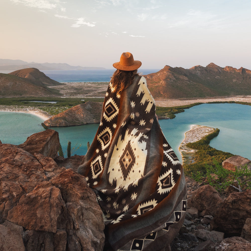 
                  
                    Alpaca queen blanket - Quito - Art Andina - Alpaca queen blanket - Quito
                  
                